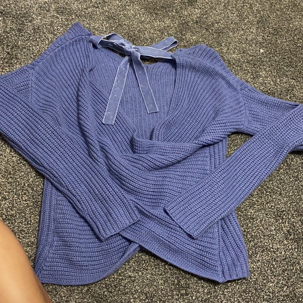 Open back sweater - Picture 3 of 5